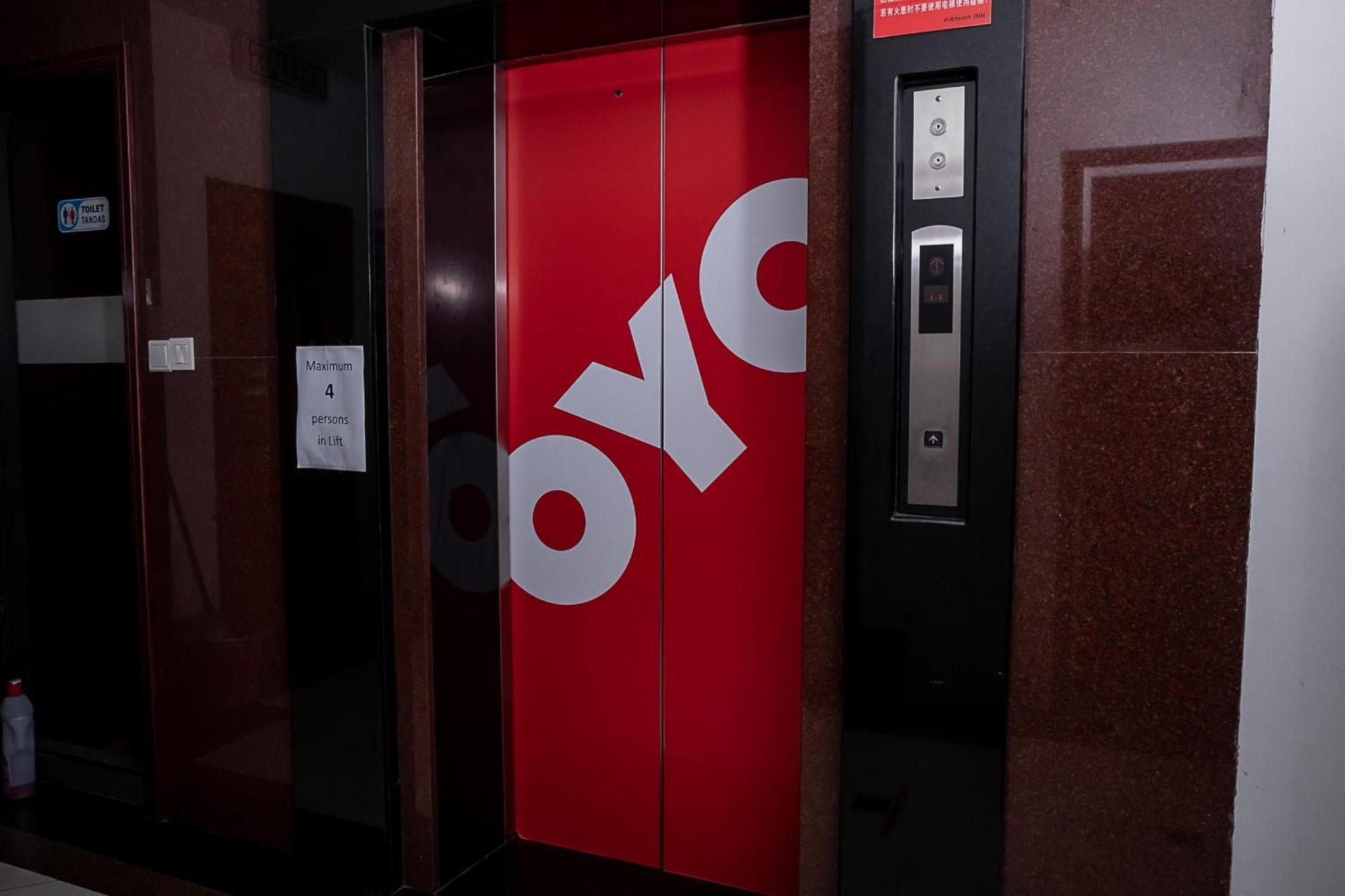 Oyo-90055别墅旅馆 诗巫 外观 照片